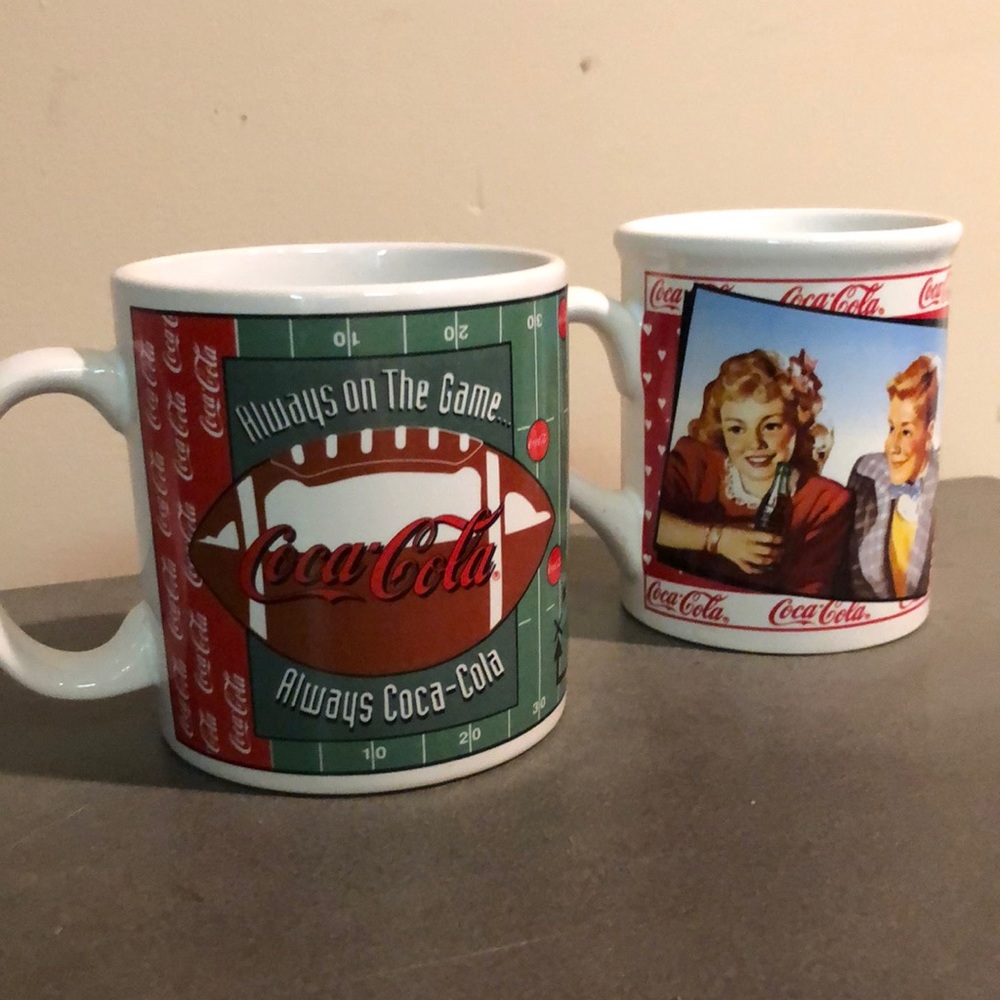 2 old Coca Cola vintage mugs